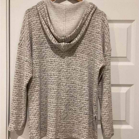 LOFT Light Gray Ribbed Sweater - Picture 3 of 3